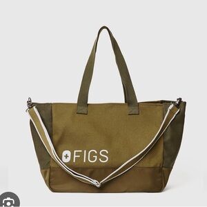 Martini Laminated zipper Tote NWT